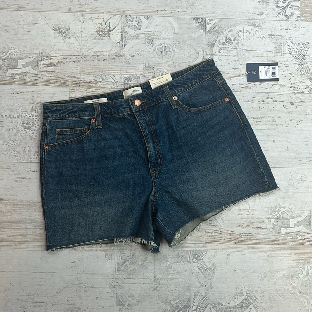 Universal Thread Vintage Stretch Midi Shorts Size 14 NWT